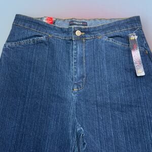 BILL BLASS Women’s 10 Blue Capri Jeans